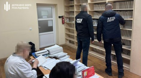 Правоохоронці на Львівщині затримали голову та членів лікарської комісії, які за гроші надавали інвалідність