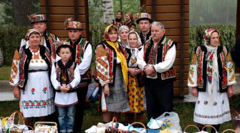 На Великдень українці вперше в році вдягали нові сорочки, вишиті за зиму – мистецтвознавиця Тетяна Куцир