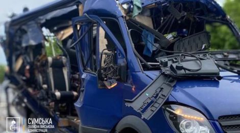 Російські терористи ударили по рейсовому автобусу на Сумщині, загинули 9 людей