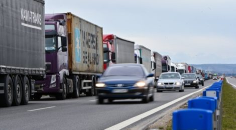 Польські фермери за 15 квітня не пропустили жодної вантажівки на трьох пунктах пропуску – ДПСУ